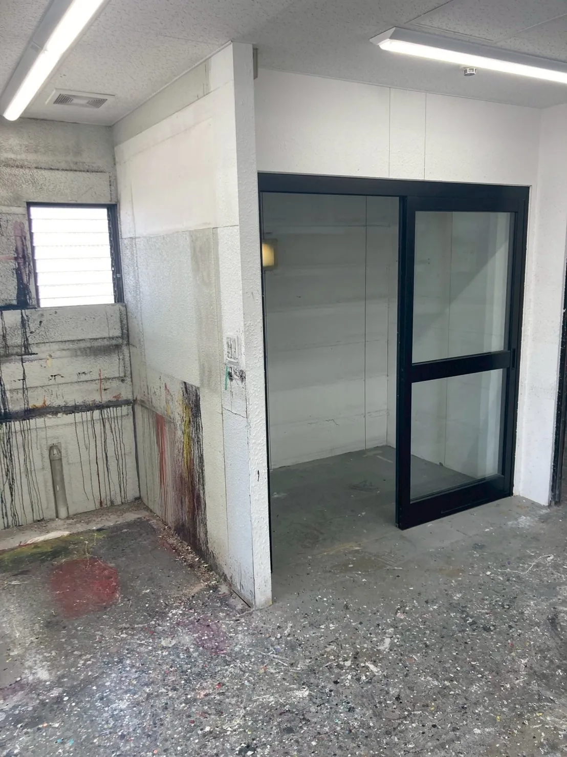 室内と収納スペース