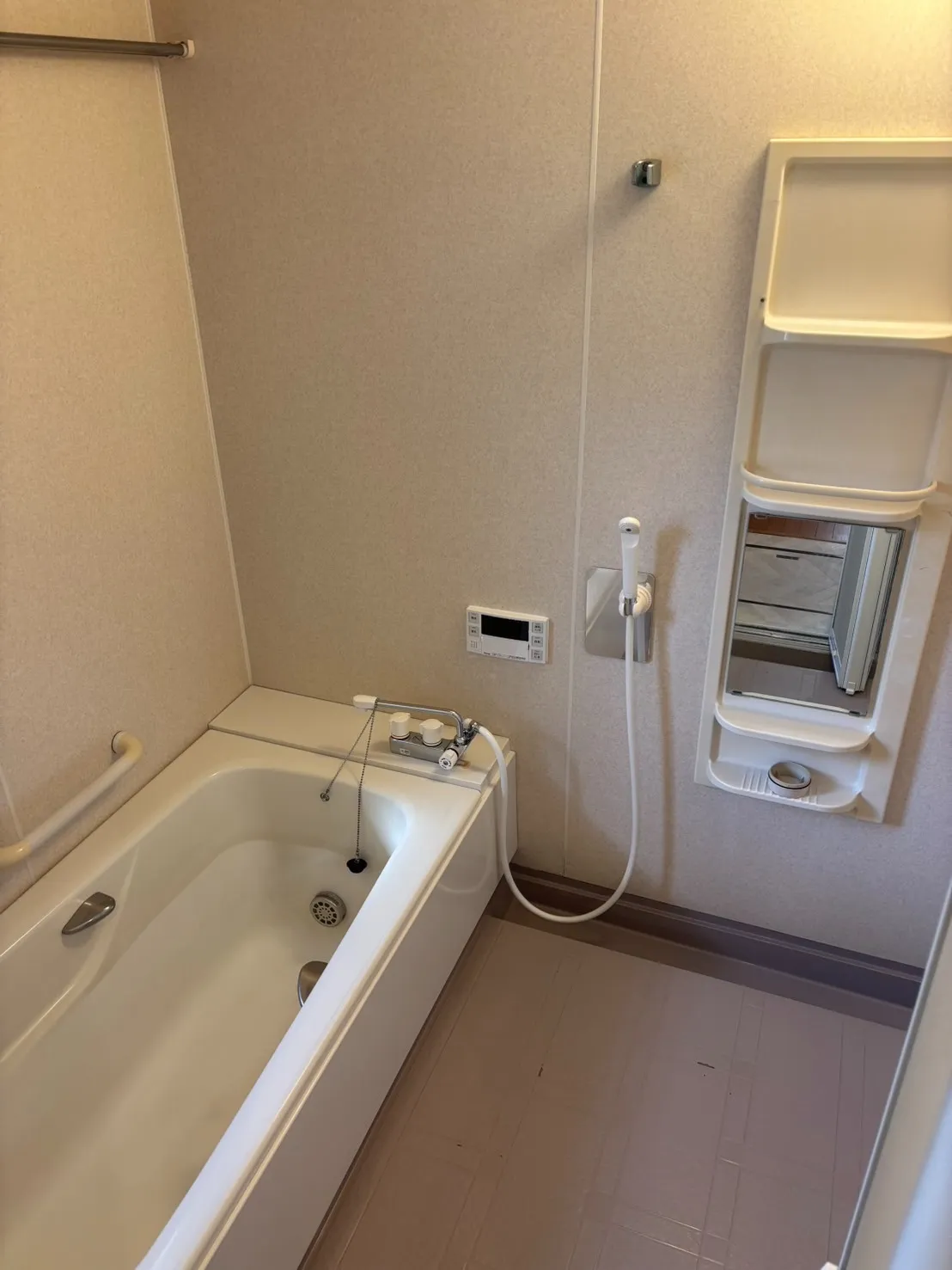 リフォームでピカピカになった一戸建て住宅☆全室クロス貼替です！！！